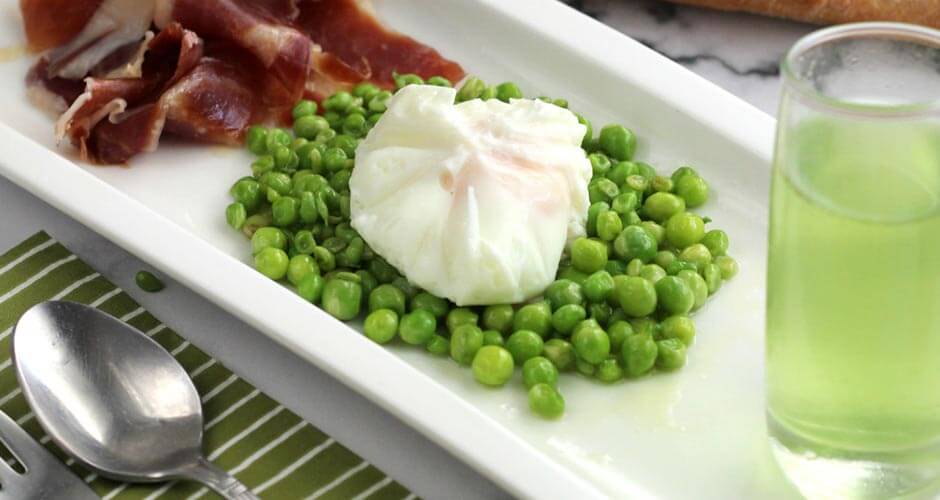 recetas jamón ibérico Guisantes lágrima con huevo poché y su caldo
