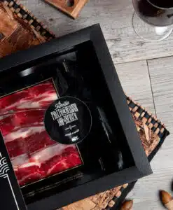 Alternative view of Paleta de bellota 100% ibérica. Cortada a cuchillo.